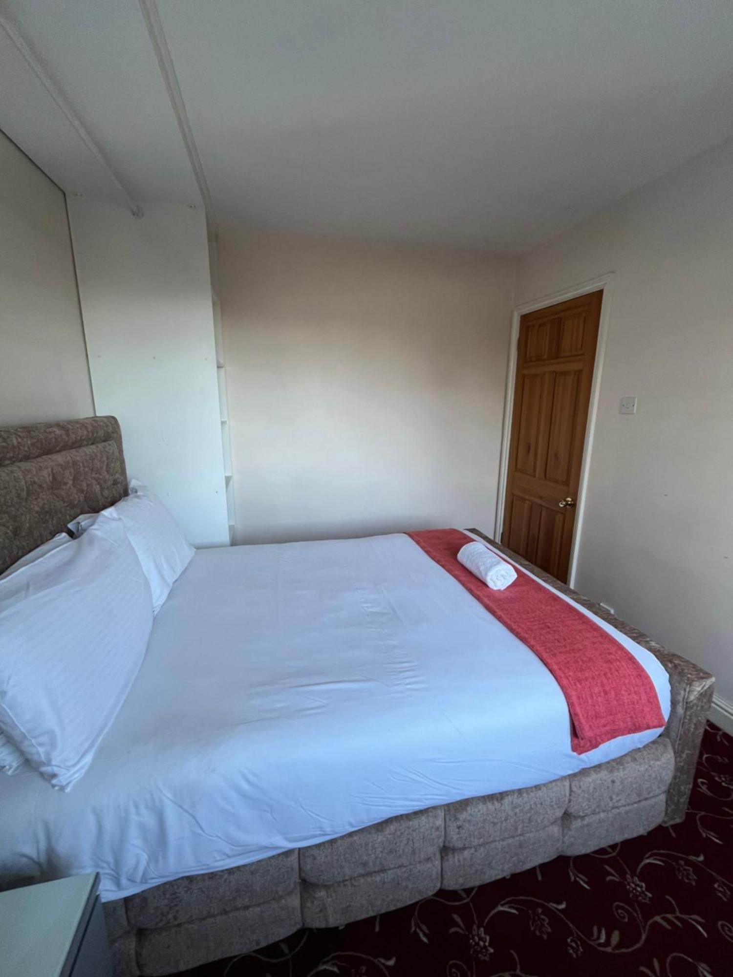 Unwind In Comfort At Cosy Caradus Your 4 Bedroom Home Sweet Home! Birmingham Exteriér fotografie