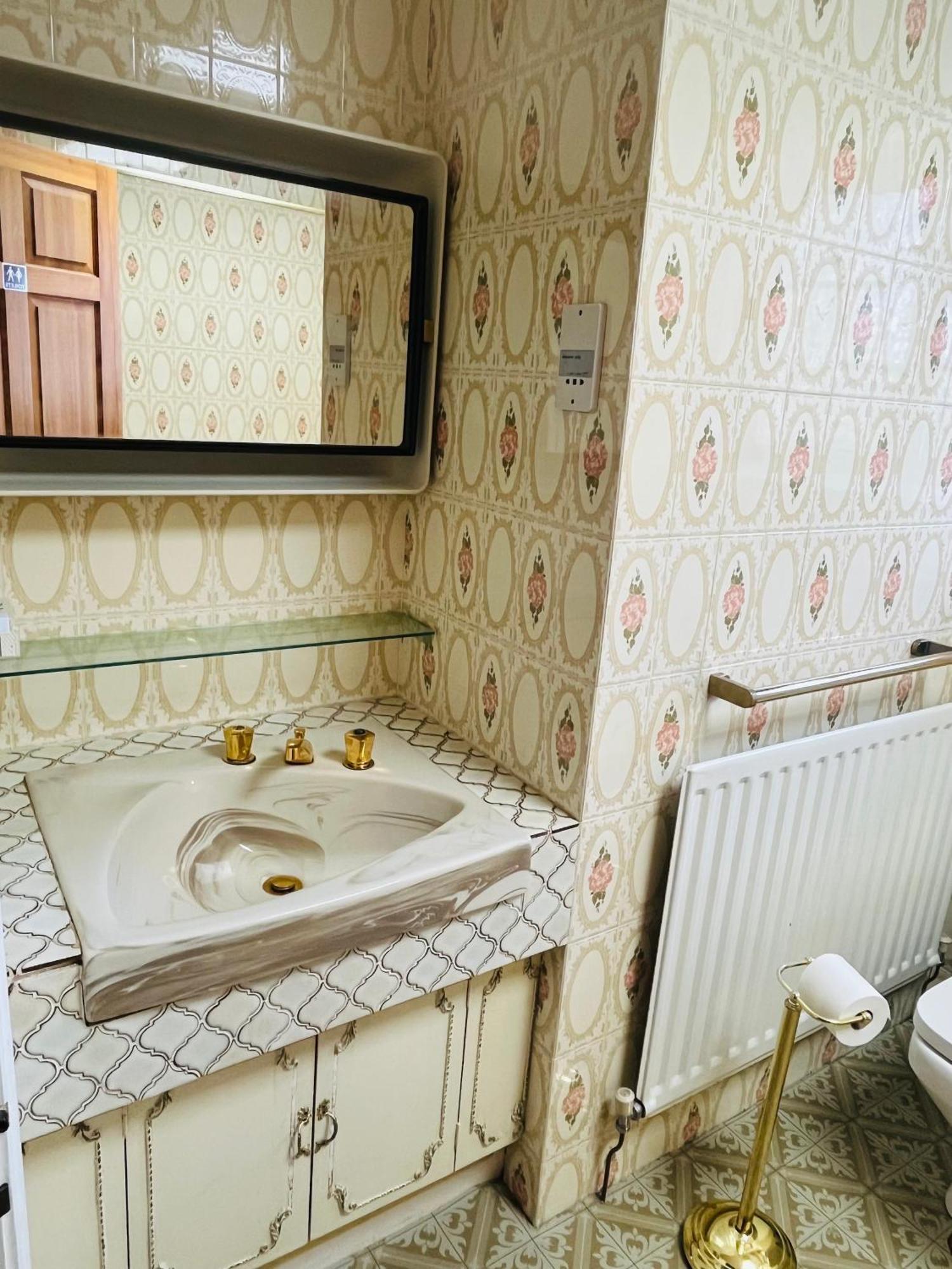 Unwind In Comfort At Cosy Caradus Your 4 Bedroom Home Sweet Home! Birmingham Exteriér fotografie