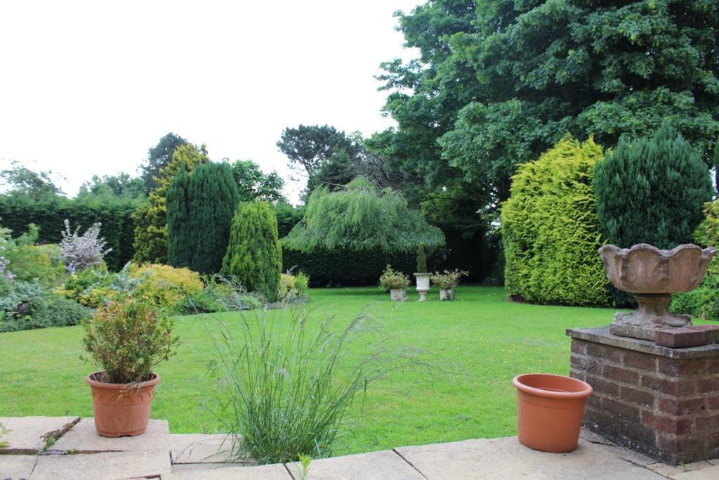 Unwind In Comfort At Cosy Caradus Your 4 Bedroom Home Sweet Home! Birmingham Exteriér fotografie