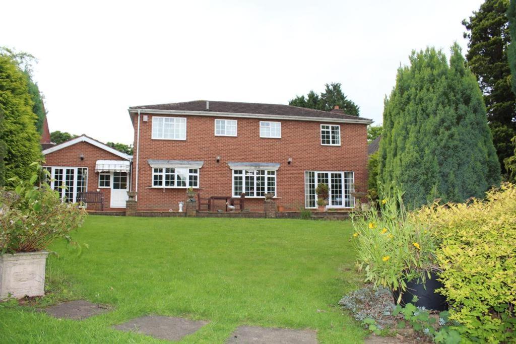 Unwind In Comfort At Cosy Caradus Your 4 Bedroom Home Sweet Home! Birmingham Exteriér fotografie
