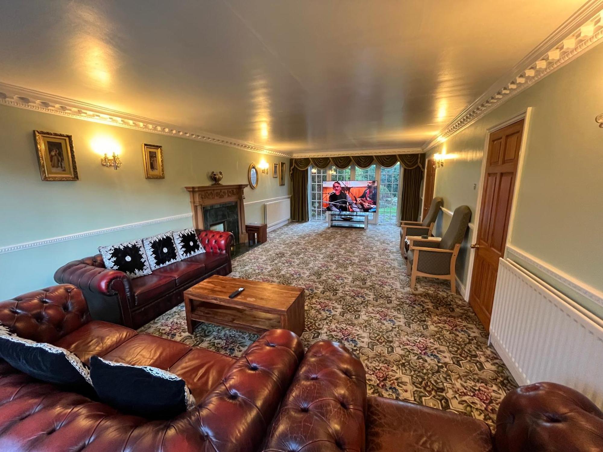 Unwind In Comfort At Cosy Caradus Your 4 Bedroom Home Sweet Home! Birmingham Exteriér fotografie